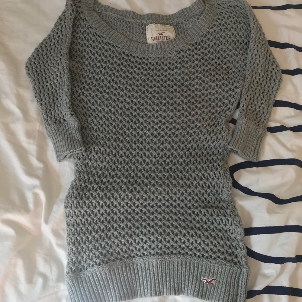 Grey short sleeve sweater